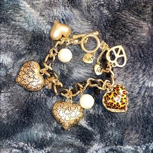 Betsy Johnson SUPER CUTE Charm Bracelet